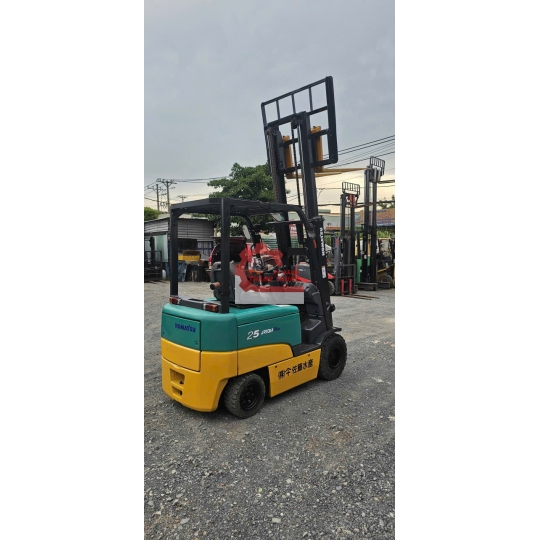 KOMATSU FB25-11.nâng hạ cơ bản.nhật quên sài
