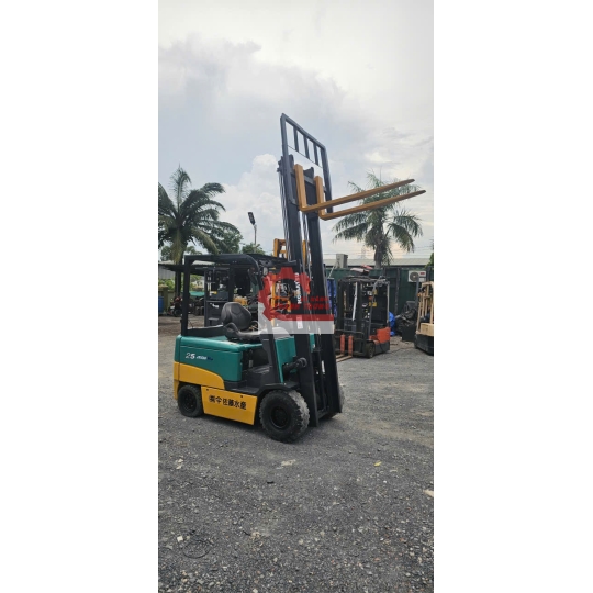 KOMATSU FB25-11.nâng hạ cơ bản.nhật quên sài