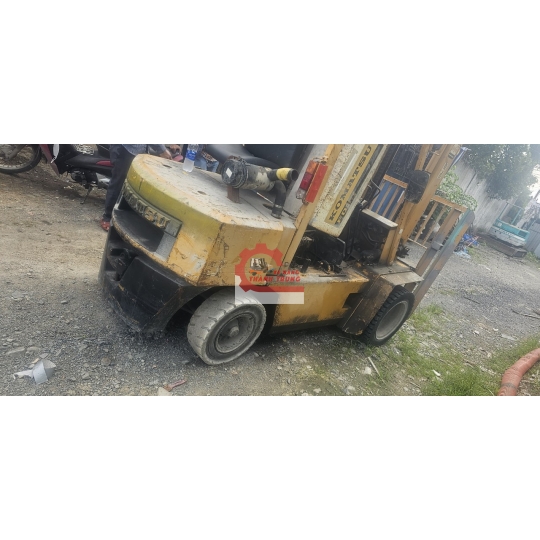 XE NÂNG CŨ KOMATSU FD30-10